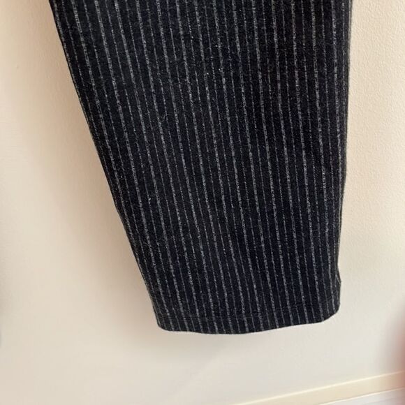 Max Studio Womens Slim Pants Sz M. Black Gray Striped Pull On - Picture 8 of 11